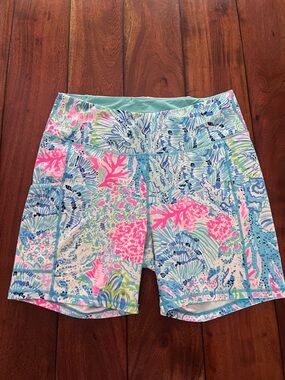 Lilly Pulitzer 6” Weekender High Rise Shorts